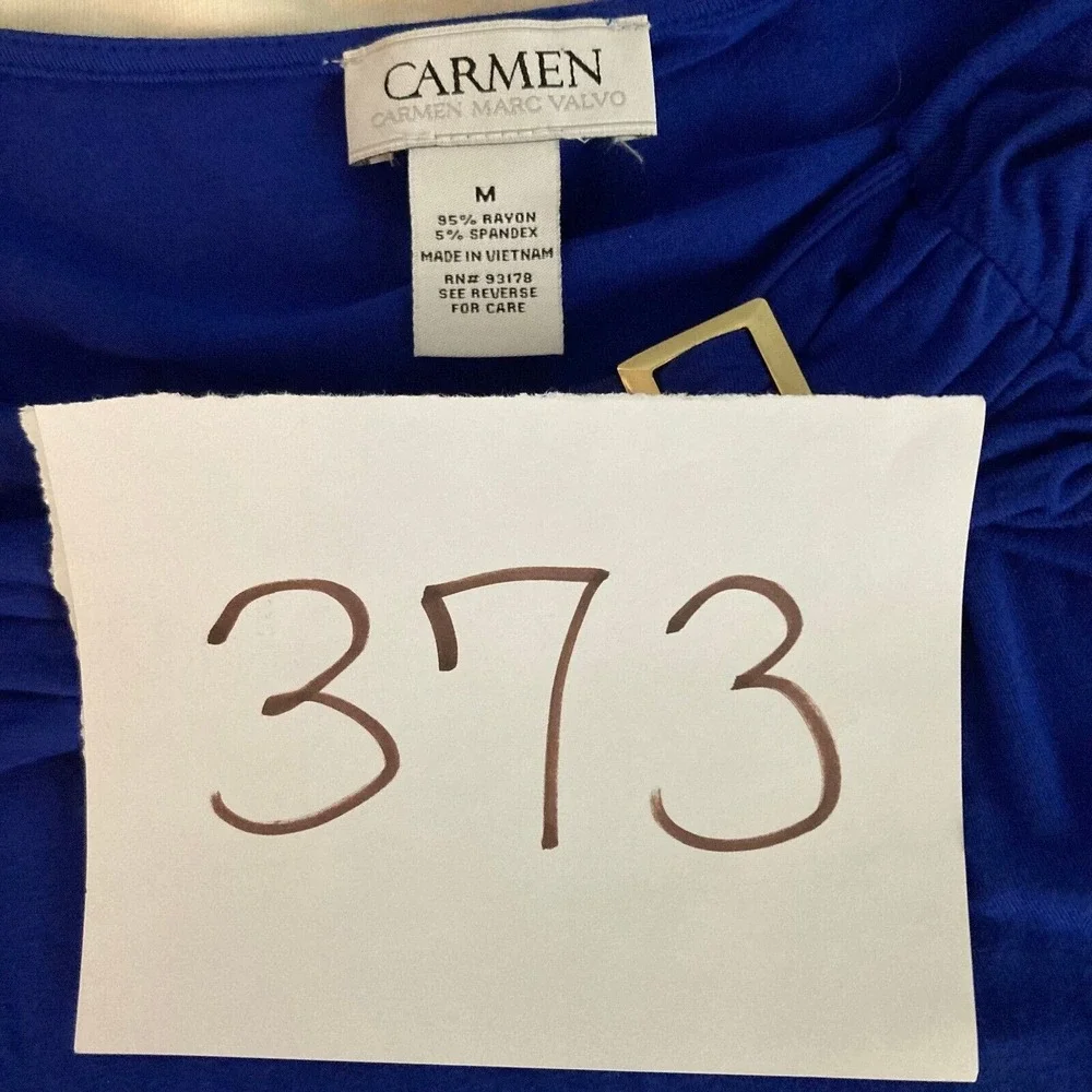 Carmen‎ Marc Valvo Shirt Sz M Blue Knit Buckle Pleated Neck Stretch - Picture 8 of 8